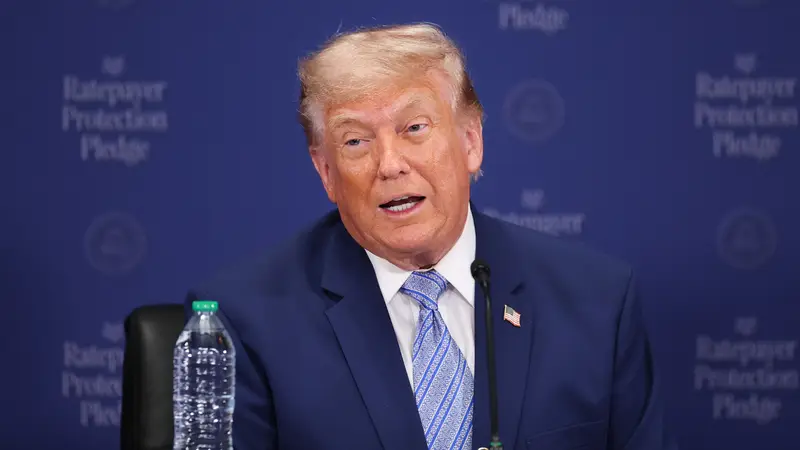 Trump Expands AI Data Center Ratepayer Protection Pledge — Tech & PC article thumbnail